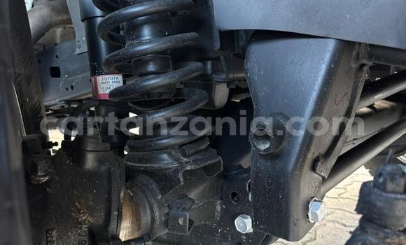 Nunua Ilio tumika Toyota Land Cruiser Nyeupe Gari ndani ya Dar es Salaam nchini Dar es Salaam Nunua Ilio tumika Toyota Land Cruiser Nyeupe Gari ndani ya Dar es Salaam nchini Dar es Salaam