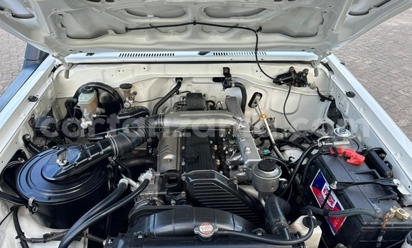 Nunua Ilio tumika Toyota Land Cruiser Nyeupe Gari ndani ya Dar es Salaam nchini Dar es Salaam Nunua Ilio tumika Toyota Land Cruiser Nyeupe Gari ndani ya Dar es Salaam nchini Dar es Salaam