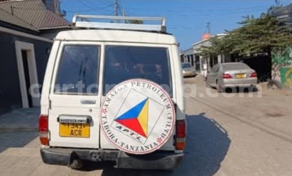 Nunua Ilio tumika Toyota Land Cruiser Nyeupe Gari ndani ya Dar es Salaam nchini Dar es Salaam Nunua Ilio tumika Toyota Land Cruiser Nyeupe Gari ndani ya Dar es Salaam nchini Dar es Salaam