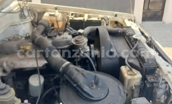 Nunua Ilio tumika Toyota Land Cruiser Nyeupe Gari ndani ya Dar es Salaam nchini Dar es Salaam Nunua Ilio tumika Toyota Land Cruiser Nyeupe Gari ndani ya Dar es Salaam nchini Dar es Salaam