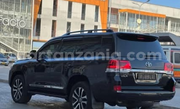 Nunua Ilio tumika Toyota Land Cruiser Nyeusi Gari ndani ya Dar es Salaam nchini Dar es Salaam Nunua Ilio tumika Toyota Land Cruiser Nyeusi Gari ndani ya Dar es Salaam nchini Dar es Salaam