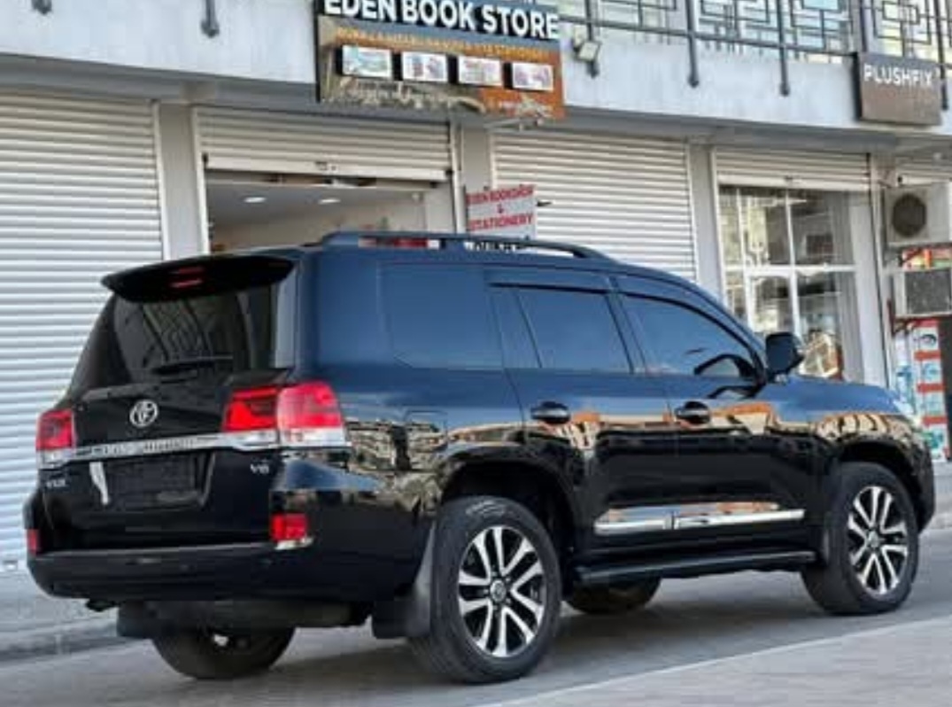 Buy used toyota land cruiser black car in dar es salaam in dar es Buy used toyota land cruiser black car in dar es salaam in dar es