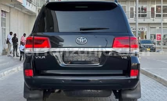 Nunua Ilio tumika Toyota Land Cruiser Nyeusi Gari ndani ya Dar es Salaam nchini Dar es Salaam Nunua Ilio tumika Toyota Land Cruiser Nyeusi Gari ndani ya Dar es Salaam nchini Dar es Salaam