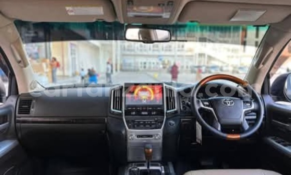 Nunua Ilio tumika Toyota Land Cruiser Nyeusi Gari ndani ya Dar es Salaam nchini Dar es Salaam Nunua Ilio tumika Toyota Land Cruiser Nyeusi Gari ndani ya Dar es Salaam nchini Dar es Salaam