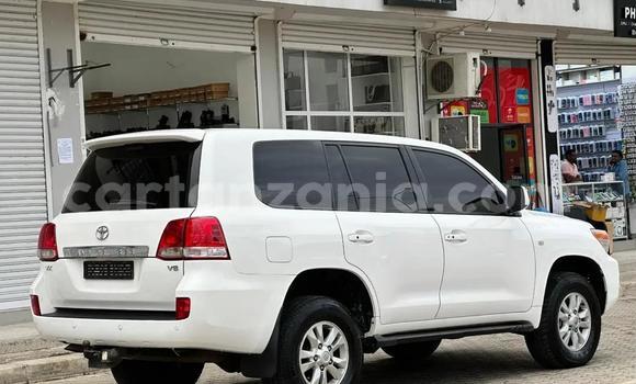 Nunua Ilio tumika Toyota Land Cruiser Nyeupe Gari ndani ya Dar es Salaam nchini Dar es Salaam Nunua Ilio tumika Toyota Land Cruiser Nyeupe Gari ndani ya Dar es Salaam nchini Dar es Salaam