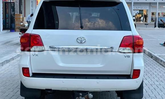 Nunua Ilio tumika Toyota Land Cruiser Nyeupe Gari ndani ya Dar es Salaam nchini Dar es Salaam Nunua Ilio tumika Toyota Land Cruiser Nyeupe Gari ndani ya Dar es Salaam nchini Dar es Salaam