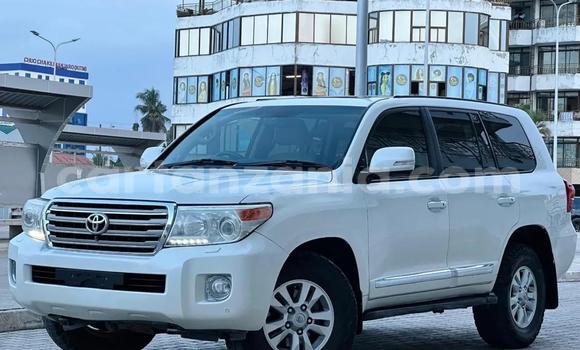 Nunua Ilio tumika Toyota Land Cruiser Nyeupe Gari ndani ya Dar es Salaam nchini Dar es Salaam Nunua Ilio tumika Toyota Land Cruiser Nyeupe Gari ndani ya Dar es Salaam nchini Dar es Salaam