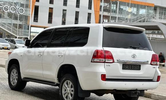 Nunua Ilio tumika Toyota Land Cruiser Nyeupe Gari ndani ya Dar es Salaam nchini Dar es Salaam Nunua Ilio tumika Toyota Land Cruiser Nyeupe Gari ndani ya Dar es Salaam nchini Dar es Salaam
