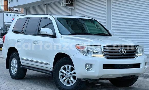Nunua Ilio tumika Toyota Land Cruiser Nyeupe Gari ndani ya Dar es Salaam nchini Dar es Salaam Nunua Ilio tumika Toyota Land Cruiser Nyeupe Gari ndani ya Dar es Salaam nchini Dar es Salaam