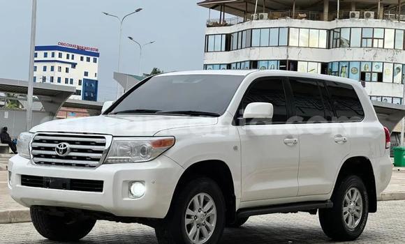 Nunua Ilio tumika Toyota Land Cruiser Nyeupe Gari ndani ya Dar es Salaam nchini Dar es Salaam Nunua Ilio tumika Toyota Land Cruiser Nyeupe Gari ndani ya Dar es Salaam nchini Dar es Salaam