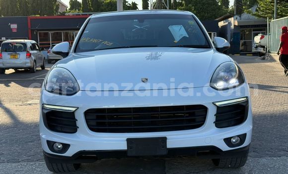 Nunua Ilio tumika Porsche Cayenne Nyeupe Gari ndani ya Dar es Salaam nchini Dar es Salaam Nunua Ilio tumika Porsche Cayenne Nyeupe Gari ndani ya Dar es Salaam nchini Dar es Salaam