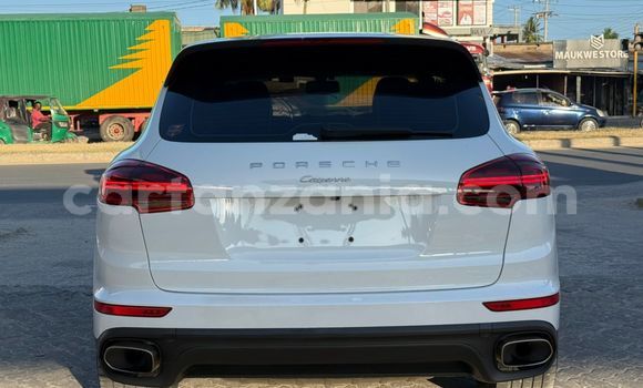 Nunua Ilio tumika Porsche Cayenne Nyeupe Gari ndani ya Dar es Salaam nchini Dar es Salaam Nunua Ilio tumika Porsche Cayenne Nyeupe Gari ndani ya Dar es Salaam nchini Dar es Salaam
