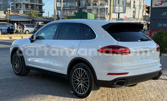 Nunua Ilio tumika Porsche Cayenne Nyeupe Gari ndani ya Dar es Salaam nchini Dar es Salaam Nunua Ilio tumika Porsche Cayenne Nyeupe Gari ndani ya Dar es Salaam nchini Dar es Salaam