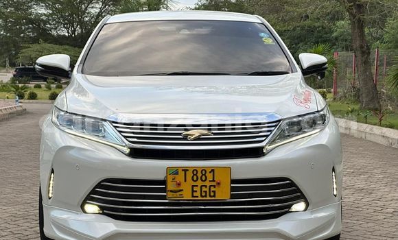 Buy Used Toyota Harrier White Car in Dar es Salaam in Dar es Salaam Buy Used Toyota Harrier White Car in Dar es Salaam in Dar es Salaam