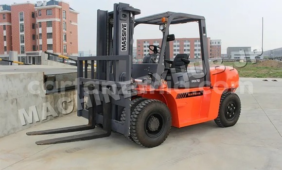 Nunua Mpya Caterpillar 120 Nyingine Lori ndani ya Dar es Salaam nchini Dar es Salaam Nunua Mpya Caterpillar 120 Nyingine Lori ndani ya Dar es Salaam nchini Dar es Salaam