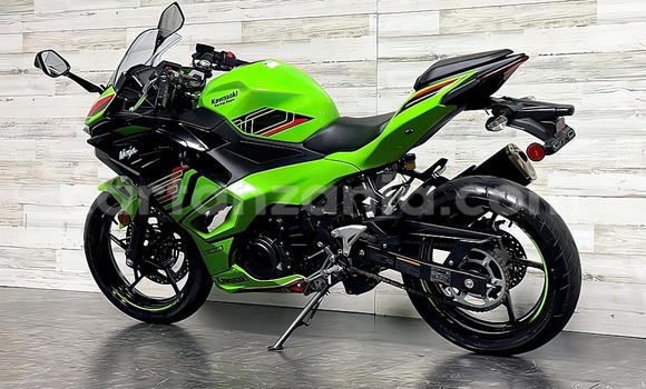 Nunua Ilio tumika Kawasaki KLE 500 Kijani Bike ndani ya Handeni nchini Tanga Nunua Ilio tumika Kawasaki KLE 500 Kijani Bike ndani ya Handeni nchini Tanga