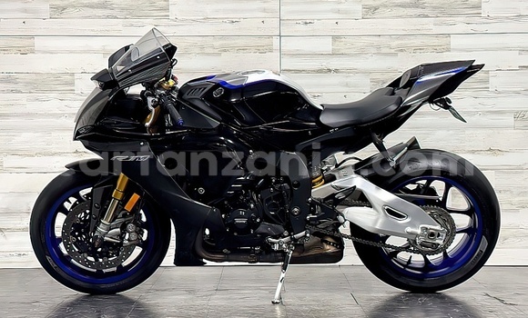 Nunua Ilio tumika Yamaha YZF Nyeusi Bike ndani ya Buhigwe nchini Kigoma Nunua Ilio tumika Yamaha YZF Nyeusi Bike ndani ya Buhigwe nchini Kigoma