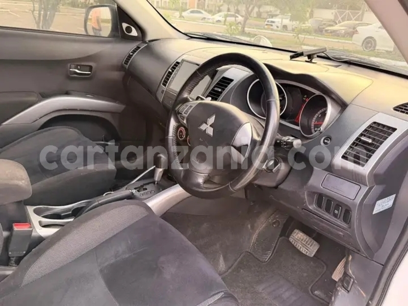 Big with watermark mitsubishi outlander kagera bukoba rural 31186