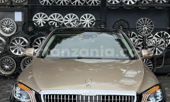 Nunua Imported Mercedes‒Benz Maybach S-klasse Nyekundu Gari ndani ya Dar es Salaam nchini Dar es Salaam