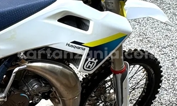 Nunua Ilio tumika Husqvarna TC Nyeupe Bike ndani ya Arusha nchini Arusha Nunua Ilio tumika Husqvarna TC Nyeupe Bike ndani ya Arusha nchini Arusha