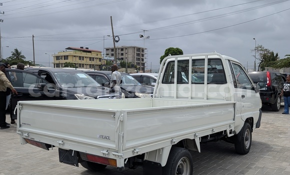 Buy Used Toyota Town Ace White Car in Dar es Salaam in Dar es Salaam Buy Used Toyota Town Ace White Car in Dar es Salaam in Dar es Salaam