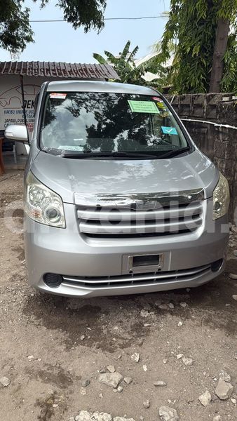 Big with watermark toyota noah dar es salaam dar es salaam 31196