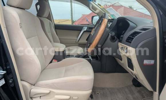 Buy Used Toyota Hilux Black Car in Dar es Salaam in Dar es Salaam Buy Used Toyota Hilux Black Car in Dar es Salaam in Dar es Salaam