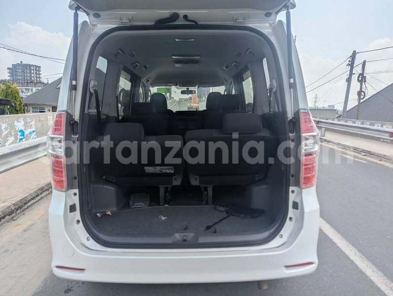 Big with watermark toyota noah dar es salaam dar es salaam 31214