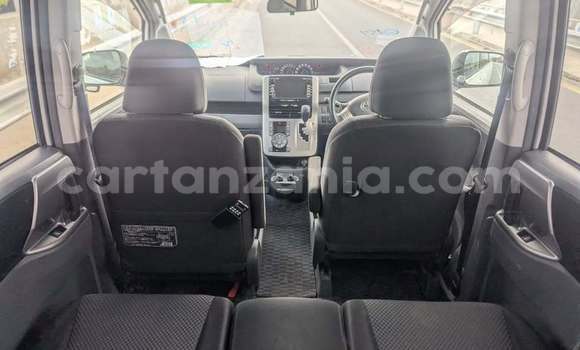 Buy Used Toyota Noah White Car in Dar es Salaam in Dar es Salaam Buy Used Toyota Noah White Car in Dar es Salaam in Dar es Salaam