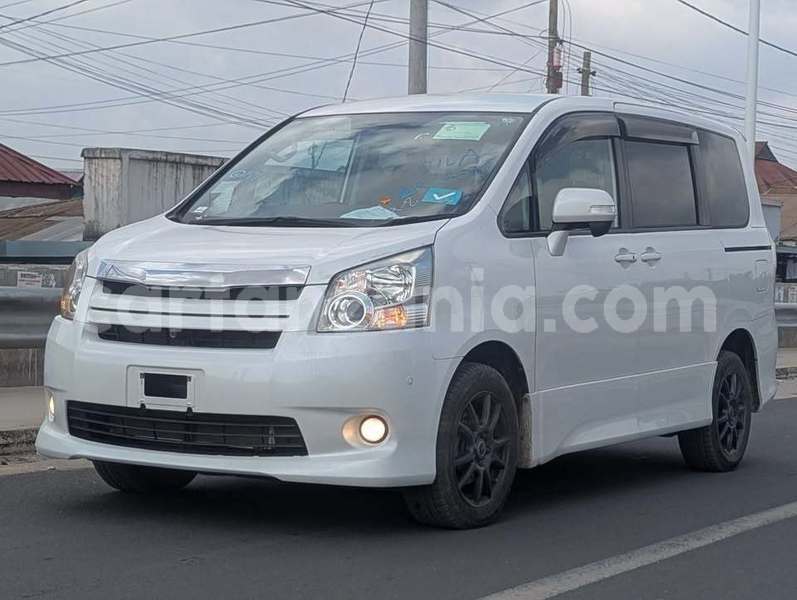 Big with watermark toyota noah dar es salaam dar es salaam 31214