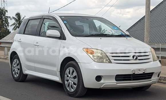 Buy Used Toyota IST White Car in Dar es Salaam in Dar es Salaam Buy Used Toyota IST White Car in Dar es Salaam in Dar es Salaam