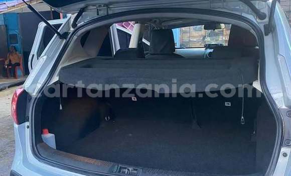 Nunua Ilio tumika Nissan Dualis Nyeupe Gari ndani ya Dar es Salaam nchini Dar es Salaam Nunua Ilio tumika Nissan Dualis Nyeupe Gari ndani ya Dar es Salaam nchini Dar es Salaam