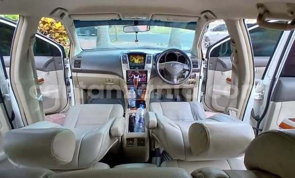 Nunua Ilio tumika Toyota Harrier Nyeupe Gari ndani ya Dar es Salaam nchini Dar es Salaam Nunua Ilio tumika Toyota Harrier Nyeupe Gari ndani ya Dar es Salaam nchini Dar es Salaam