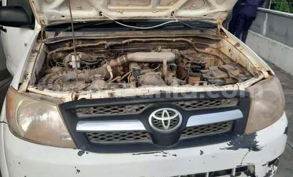 Buy Used Toyota Hilux White Car in Dar es Salaam in Dar es Salaam Buy Used Toyota Hilux White Car in Dar es Salaam in Dar es Salaam
