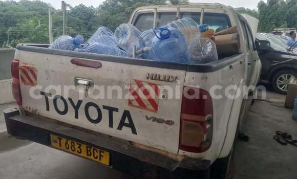 Buy Used Toyota Hilux White Car in Dar es Salaam in Dar es Salaam Buy Used Toyota Hilux White Car in Dar es Salaam in Dar es Salaam