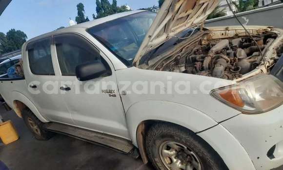 Buy Used Toyota Hilux White Car in Dar es Salaam in Dar es Salaam Buy Used Toyota Hilux White Car in Dar es Salaam in Dar es Salaam