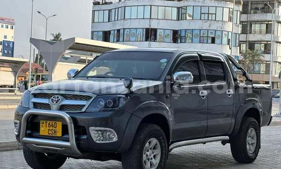 Buy Used Toyota Hilux Black Car in Dar es Salaam in Dar es Salaam Buy Used Toyota Hilux Black Car in Dar es Salaam in Dar es Salaam