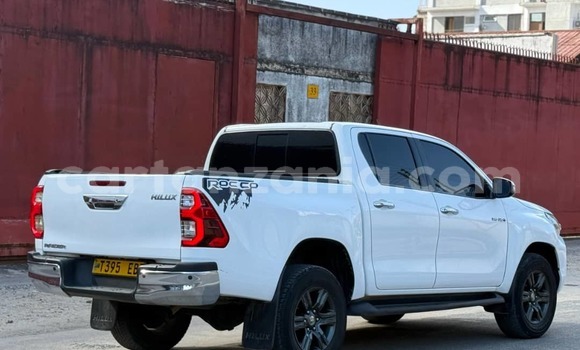 Buy Used Toyota Pickup Green Car in Dar es Salaam in Dar es Salaam Buy Used Toyota Pickup Green Car in Dar es Salaam in Dar es Salaam