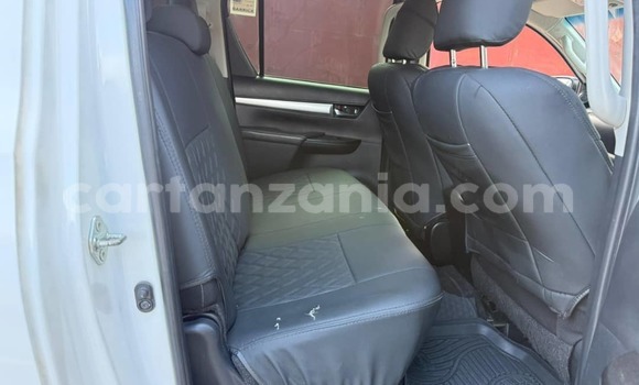 Buy Used Toyota Pickup Green Car in Dar es Salaam in Dar es Salaam Buy Used Toyota Pickup Green Car in Dar es Salaam in Dar es Salaam