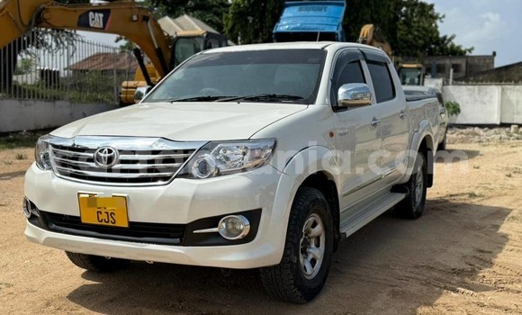 Buy Used Toyota Pickup White Car in Dar es Salaam in Dar es Salaam Buy Used Toyota Pickup White Car in Dar es Salaam in Dar es Salaam