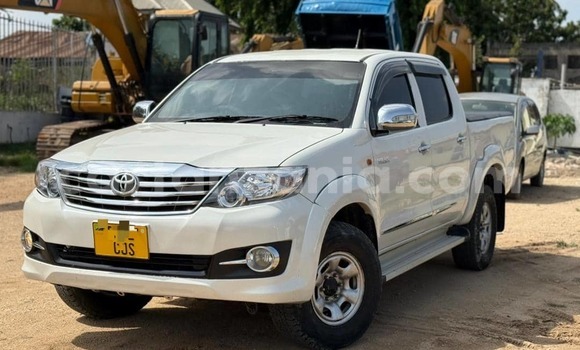 Buy Used Toyota Pickup White Car in Dar es Salaam in Dar es Salaam Buy Used Toyota Pickup White Car in Dar es Salaam in Dar es Salaam