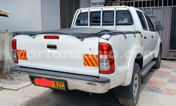 Buy Used Toyota Hilux White Car in Dar es Salaam in Dar es Salaam Buy Used Toyota Hilux White Car in Dar es Salaam in Dar es Salaam