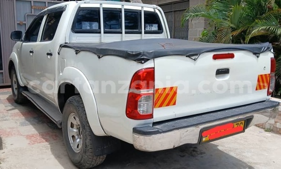 Buy Used Toyota Hilux White Car in Dar es Salaam in Dar es Salaam Buy Used Toyota Hilux White Car in Dar es Salaam in Dar es Salaam
