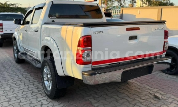 Buy Used Toyota Pickup White Car in Dar es Salaam in Dar es Salaam Buy Used Toyota Pickup White Car in Dar es Salaam in Dar es Salaam