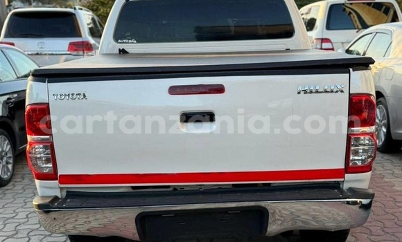 Buy Used Toyota Pickup White Car in Dar es Salaam in Dar es Salaam Buy Used Toyota Pickup White Car in Dar es Salaam in Dar es Salaam