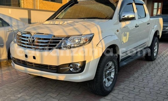 Buy Used Toyota Pickup White Car in Dar es Salaam in Dar es Salaam Buy Used Toyota Pickup White Car in Dar es Salaam in Dar es Salaam