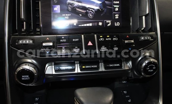 Nunua Ilio tumika Lexus LX Nyeupe Gari ndani ya Chato nchini Geita Nunua Ilio tumika Lexus LX Nyeupe Gari ndani ya Chato nchini Geita