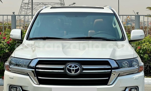 Buy Used Toyota Land Cruiser White Car in Bukene in Tabora Buy Used Toyota Land Cruiser White Car in Bukene in Tabora