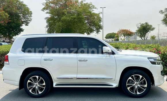 Nunua Ilio tumika Toyota Land Cruiser Nyeupe Gari ndani ya Bukene nchini Tabora Nunua Ilio tumika Toyota Land Cruiser Nyeupe Gari ndani ya Bukene nchini Tabora