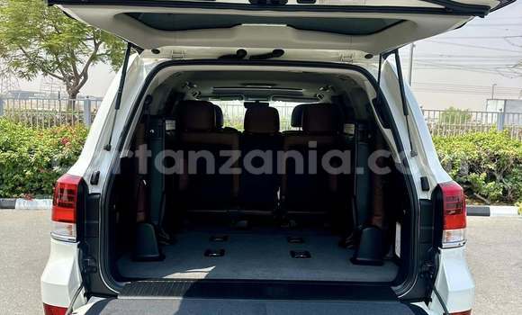 Nunua Ilio tumika Toyota Land Cruiser Nyeupe Gari ndani ya Bukene nchini Tabora Nunua Ilio tumika Toyota Land Cruiser Nyeupe Gari ndani ya Bukene nchini Tabora